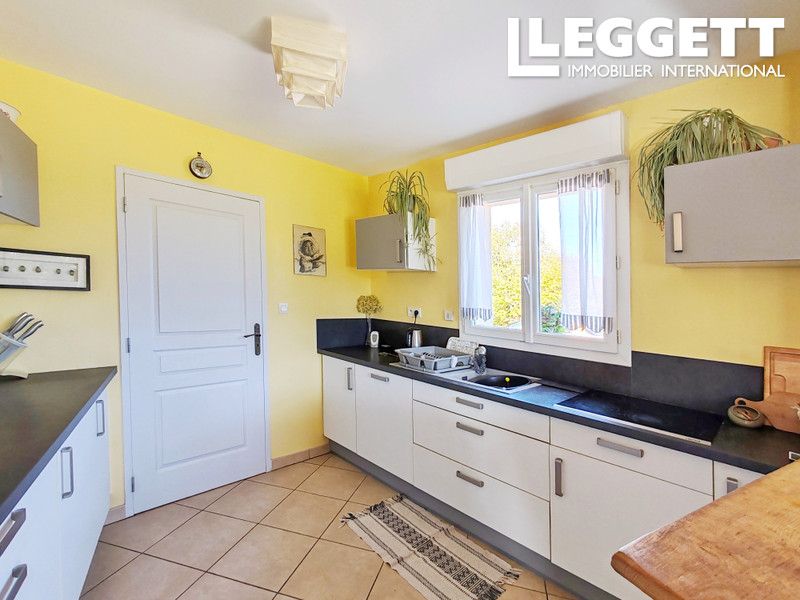 Property photo 3 of 10