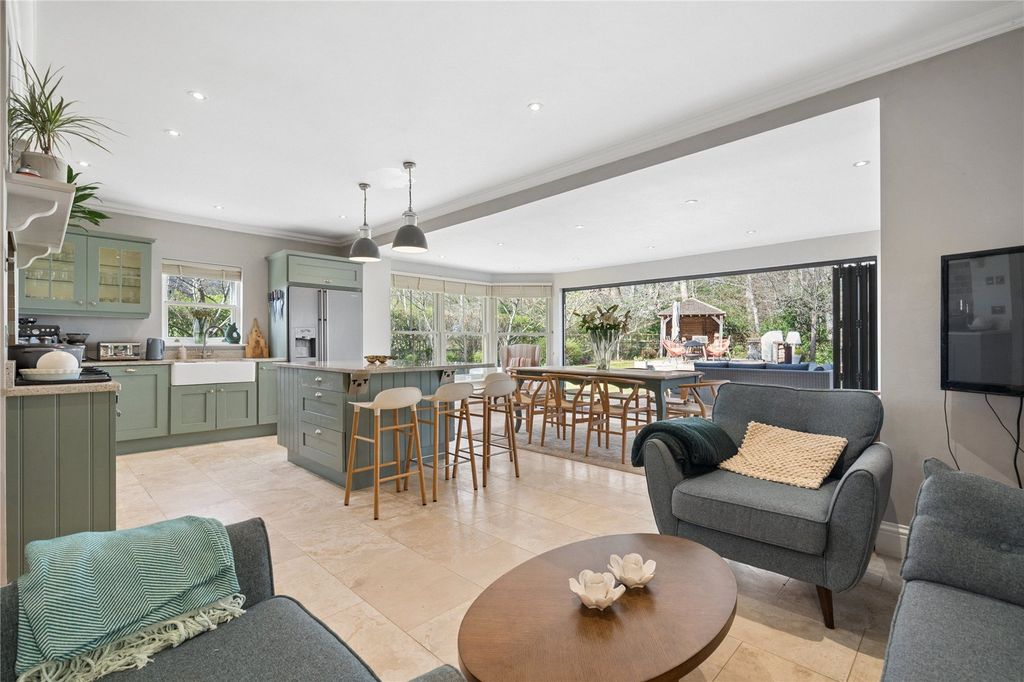 Property photo 2 of 32 Open Plan Kitchen