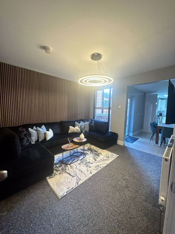 Property photo 1 of 10 Photo 8