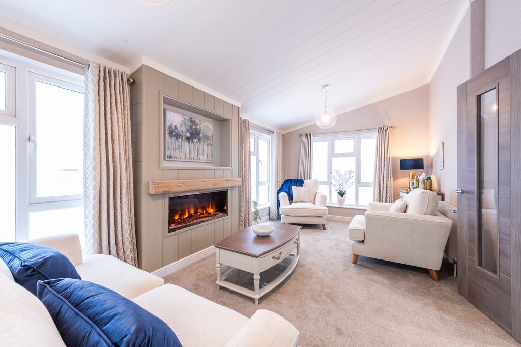 Property photo 2 of 25