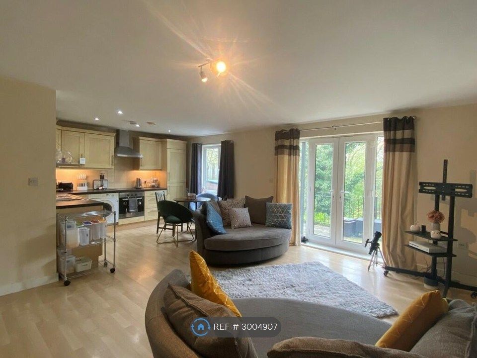 Property photo 1 of 12 Large Open Living Area