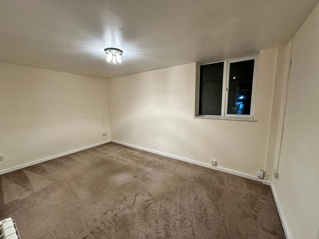 Property photo 1 of 7 6