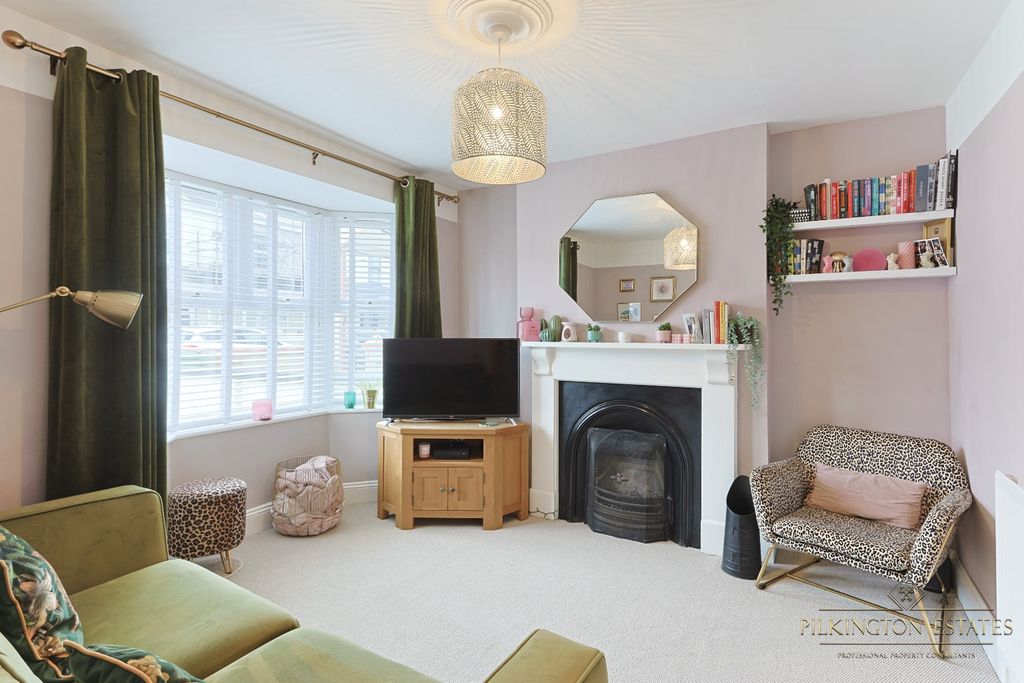 Property photo 2 of 13 4501874