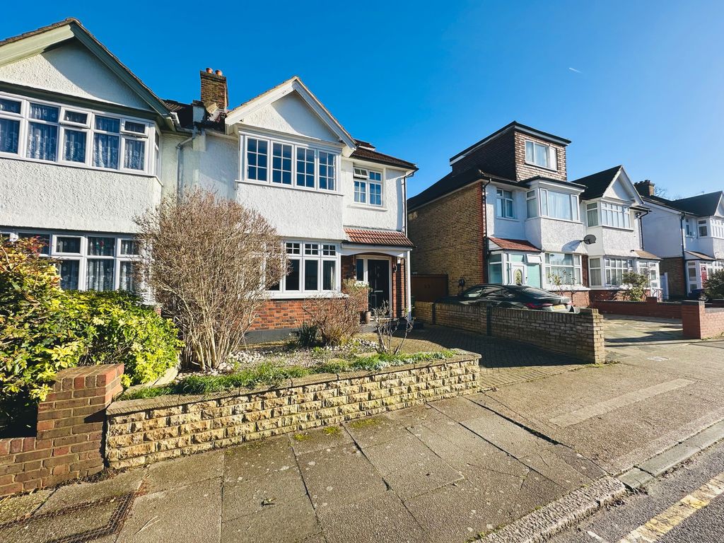 Property photo 1 of 28