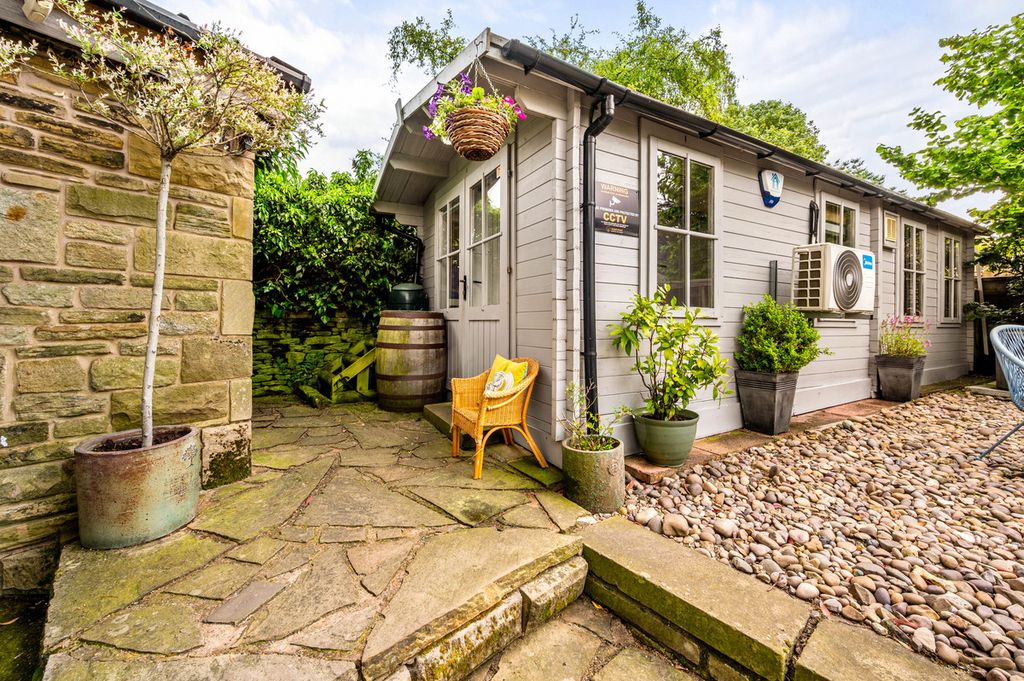 Property photo 2 of 50