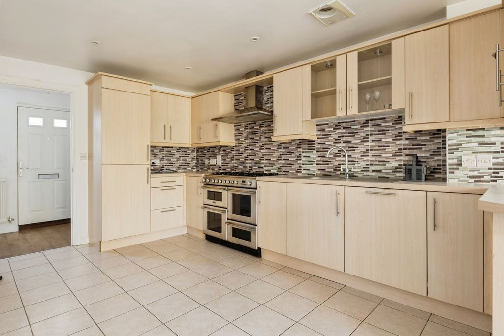 Property photo 2 of 15 Pbox-Img.Jpg