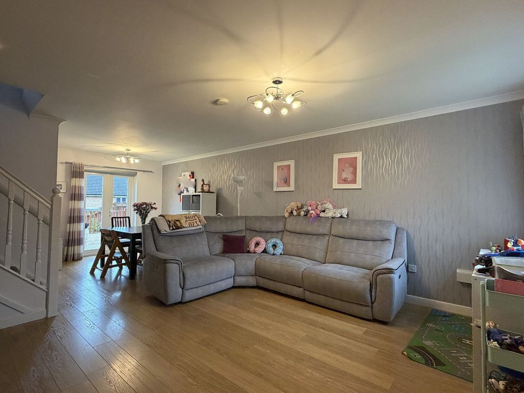 Property photo 3 of 19 Living/Dining Room