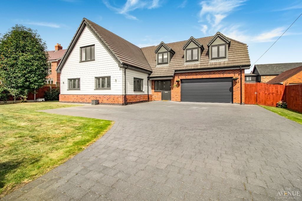 Property photo 1 of 50 4424012