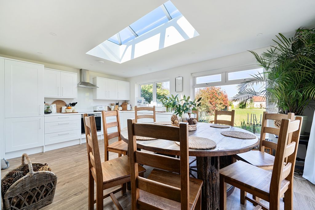 Property photo 2 of 23 1430330-34-69Bbf372c775c-Arw-1