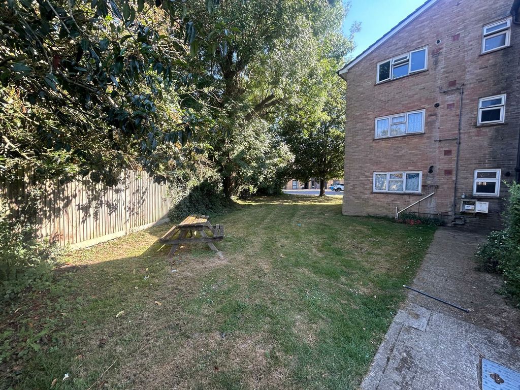 Property photo 2 of 15 Communal Garden From Other Side