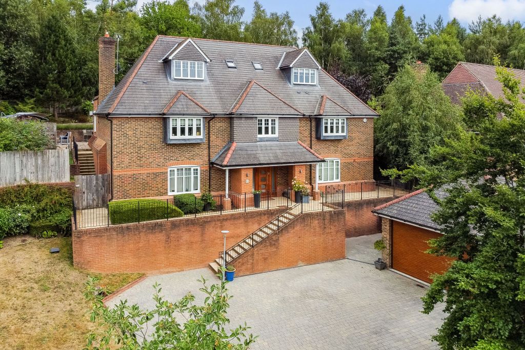 Property photo 1 of 17