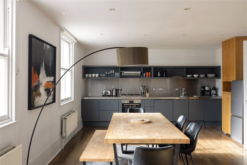 Property photo 3 of 7 Picture No. 11