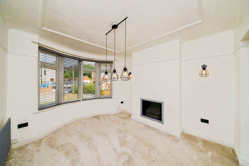 Property photo 3 of 15 Pbox-Img.Jpg