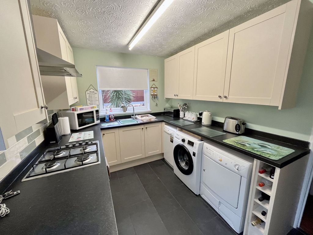 Property photo 2 of 14