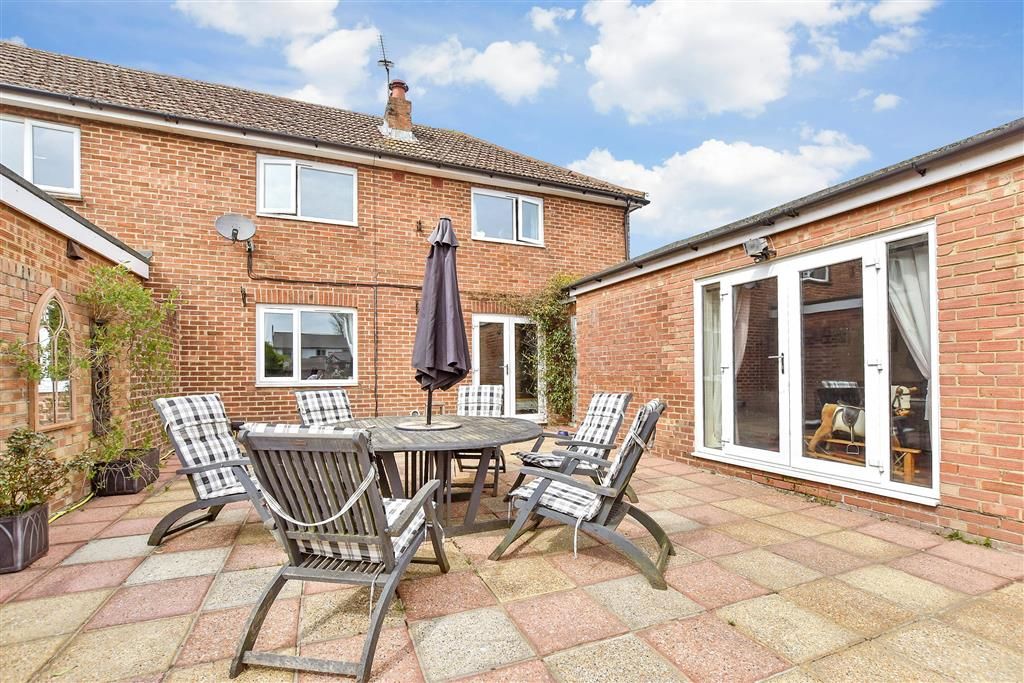 Property photo 1 of 13 Patio / Decking