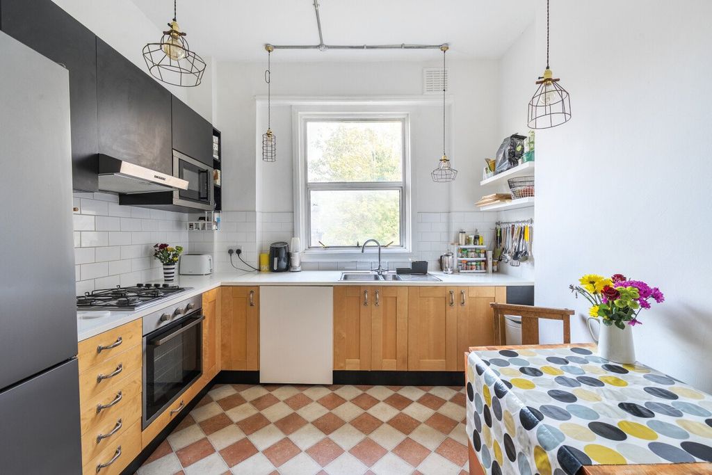 Property photo 2 of 23 Picture No. 05