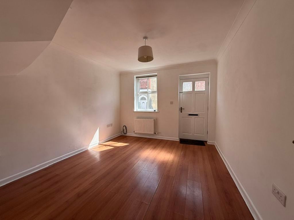 Property photo 3 of 14 Photo 1