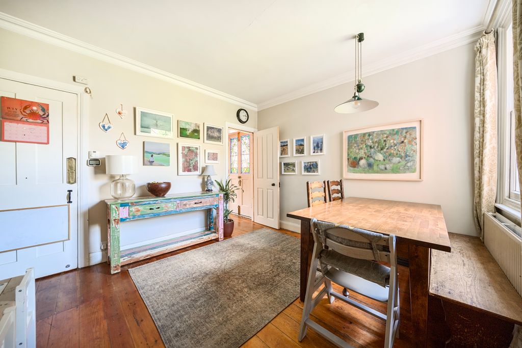 Property photo 3 of 18