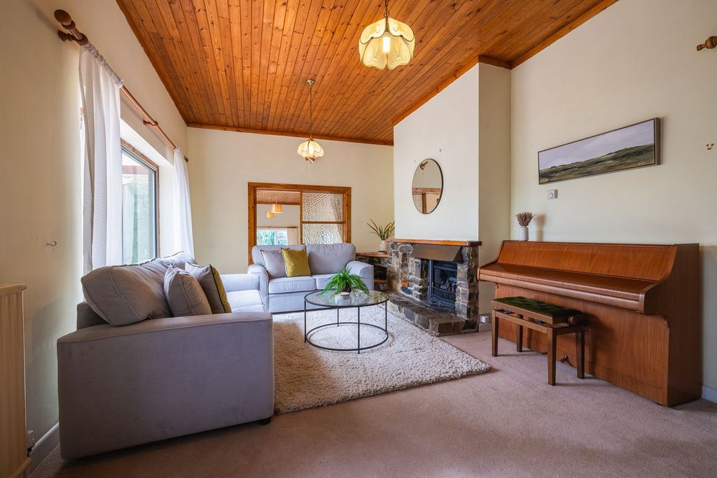 Property photo 3 of 46