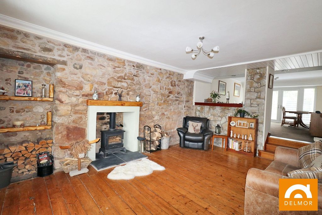 Property photo 2 of 26