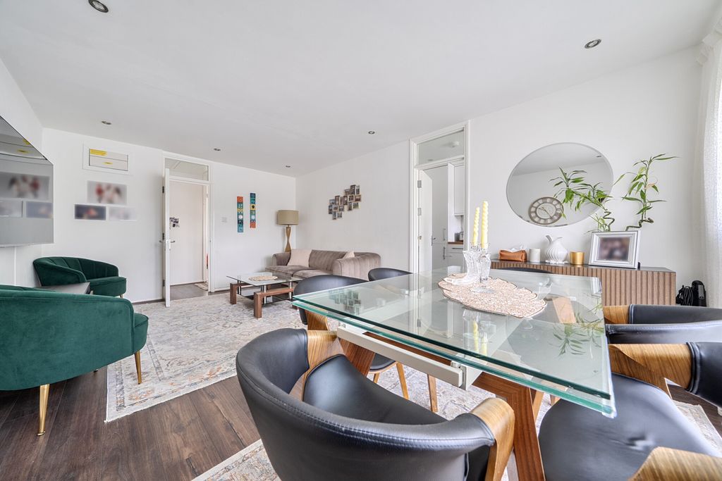 Property photo 2 of 27 1464074-6-6A0B121...
