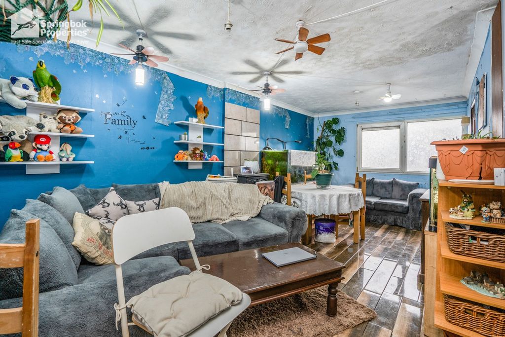 Property photo 3 of 13 Image 3