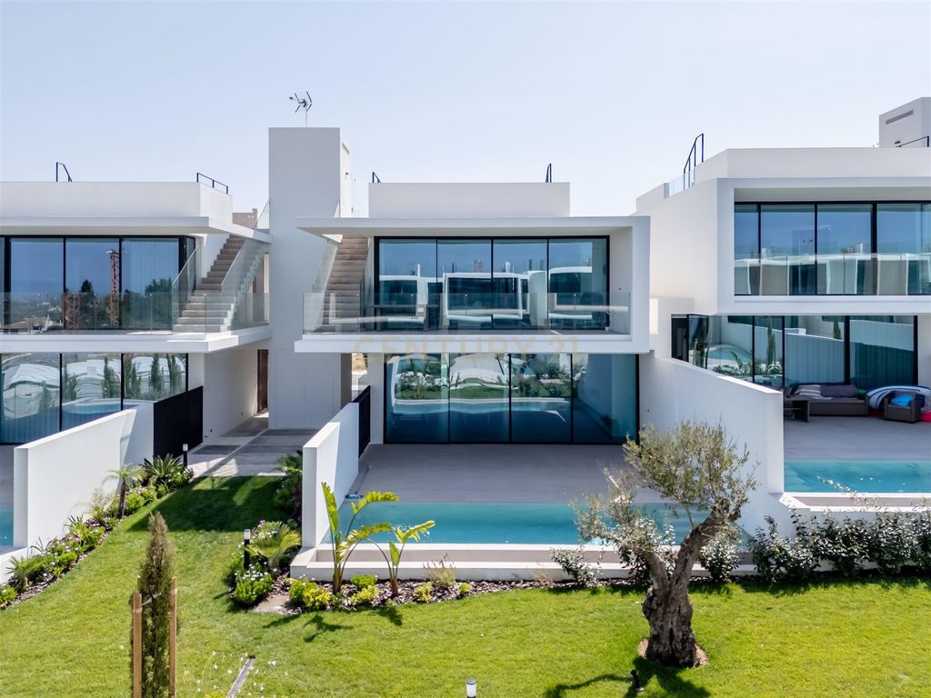 Property photo 1 of 31 Quinta Dourada – Built By Design | New Apartments With Private Pool, A Lift And Luxury Finishes In Albufeira