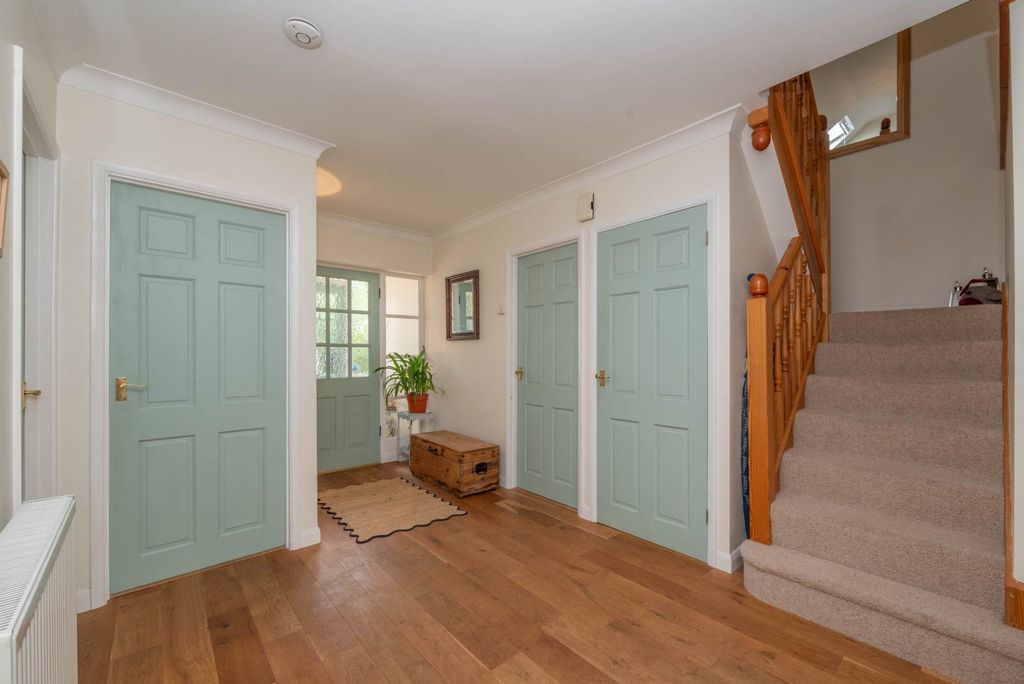 Property photo 3 of 25