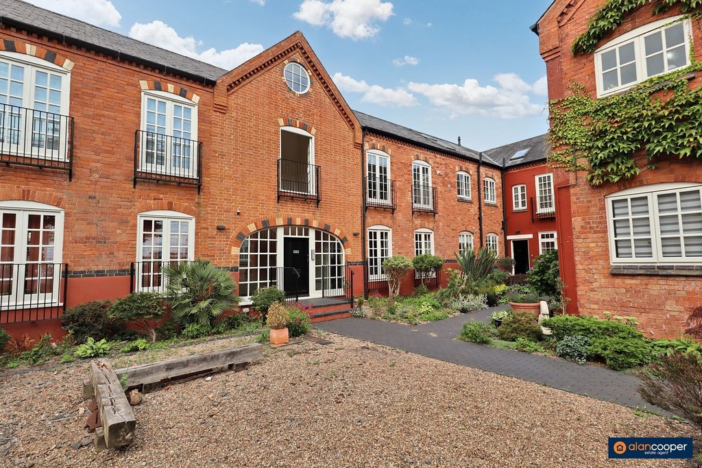 Property photo 2 of 39 4371092