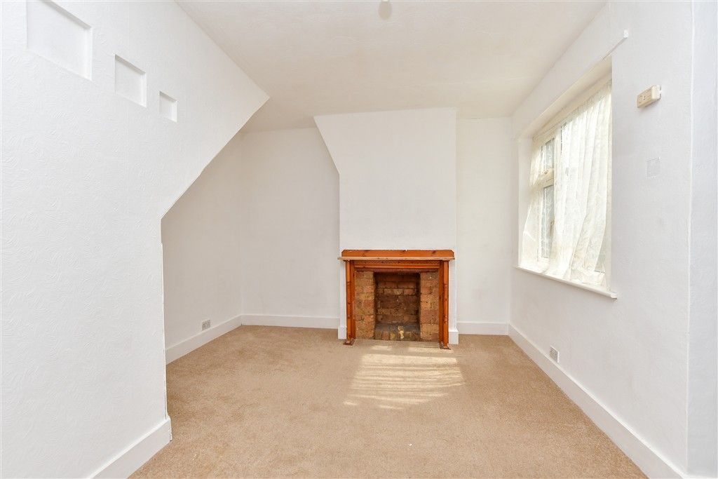 Property photo 3 of 9 Dining Area