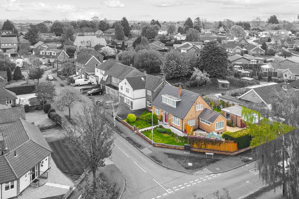 Property photo 1 of 28