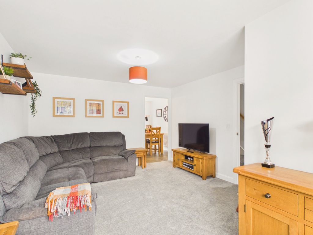 Property photo 2 of 13 5893923