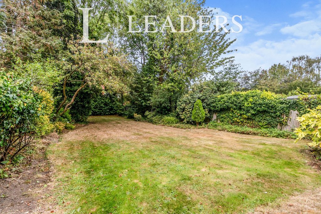 Property photo 2 of 10 Coomunal Garden
