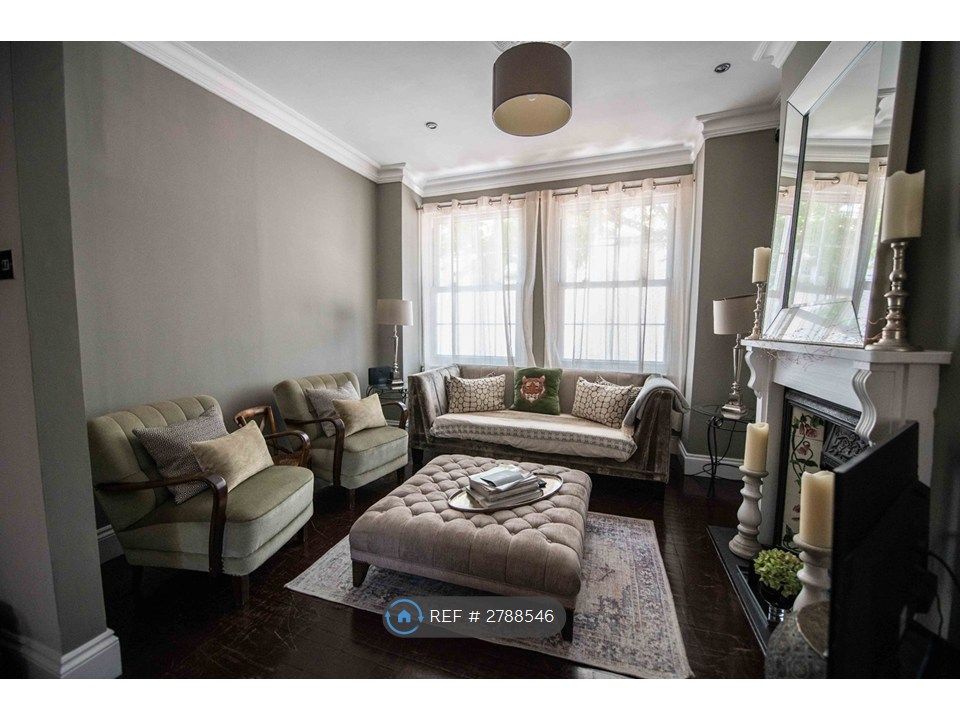 Property photo 1 of 12 Living Room
