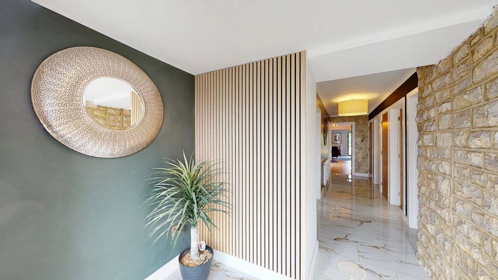 Property photo 3 of 29 Gallery