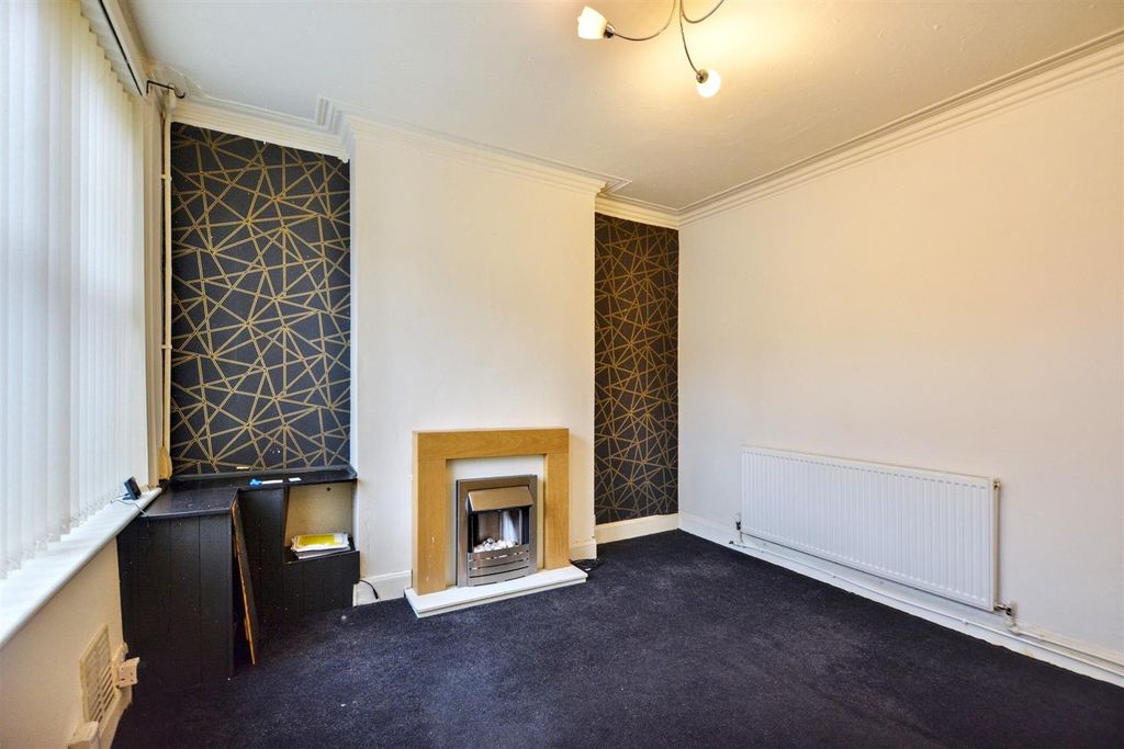 Property photo 3 of 25 Lounge_1.Jpeg