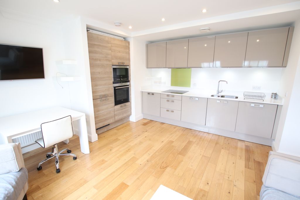 Property photo 3 of 6 Kitchen