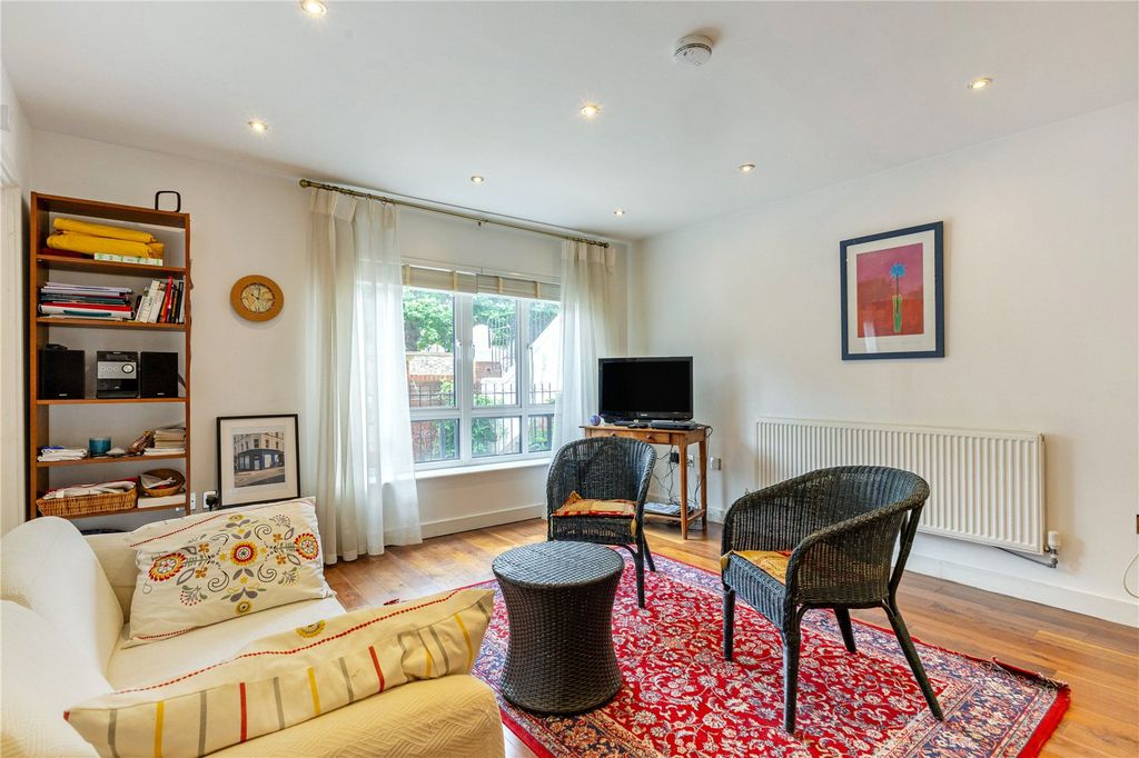 Property photo 1 of 11 Reception Room