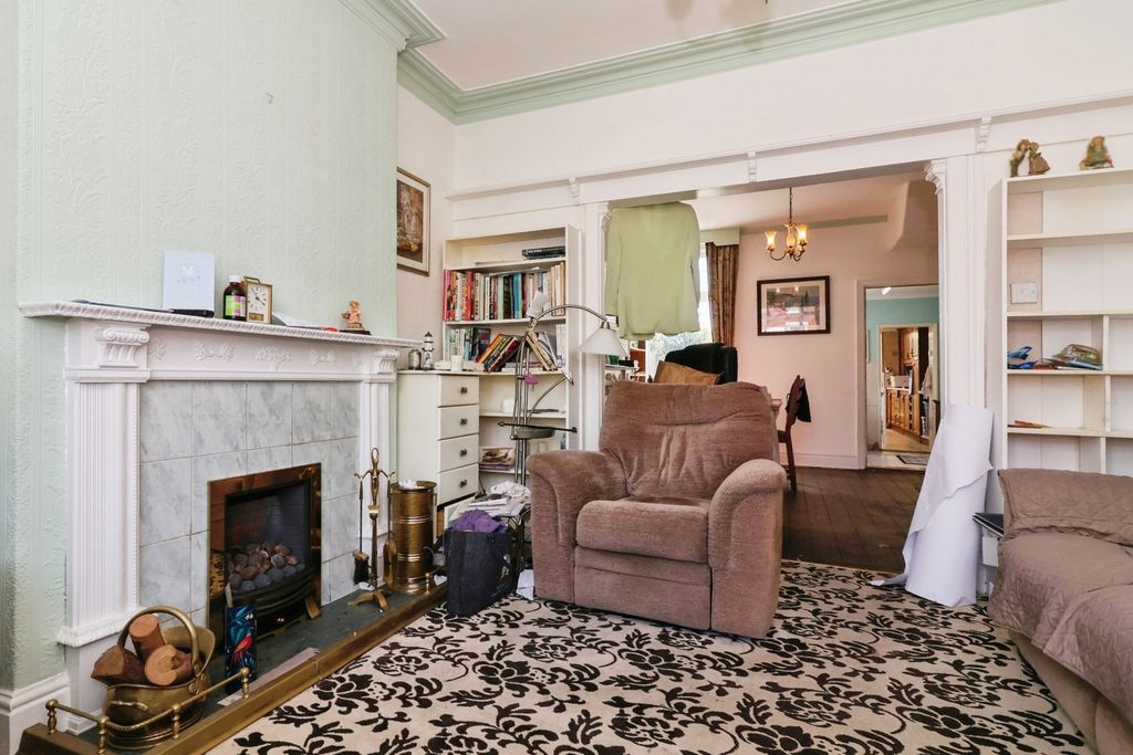 Property photo 2 of 15