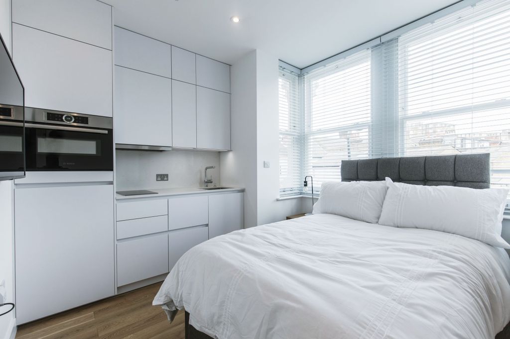 Property photo 1 of 12 Bedroom