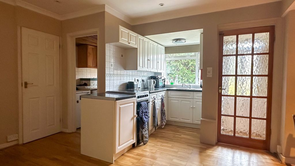 Property photo 3 of 16 Kitchen