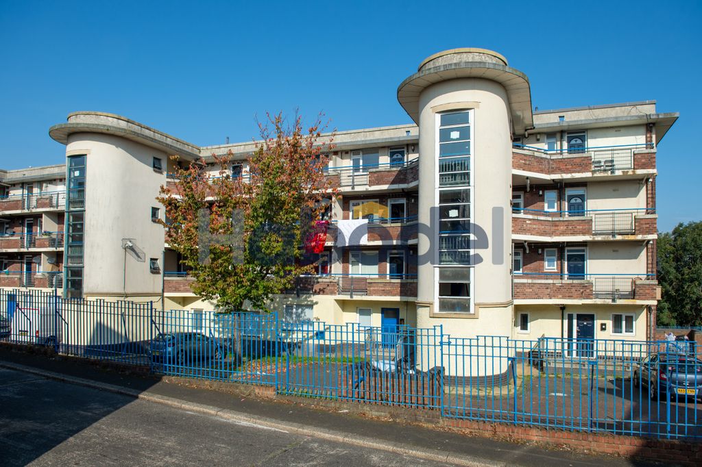 Property photo 1 of 8