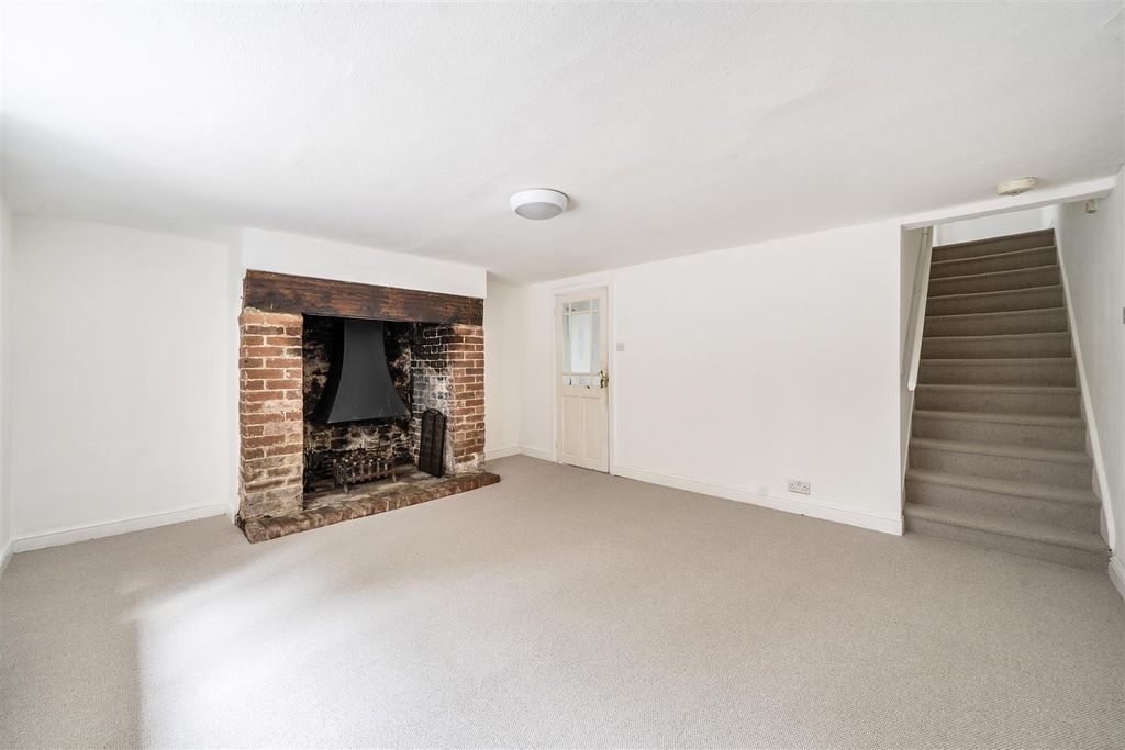 Property photo 3 of 16 Sitting Room