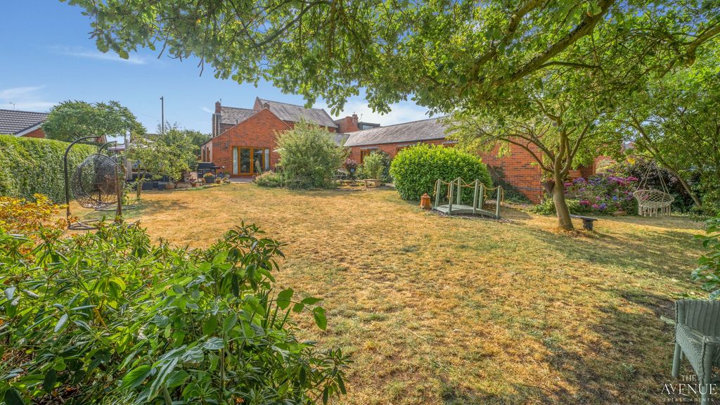 Property photo 2 of 33 5285063