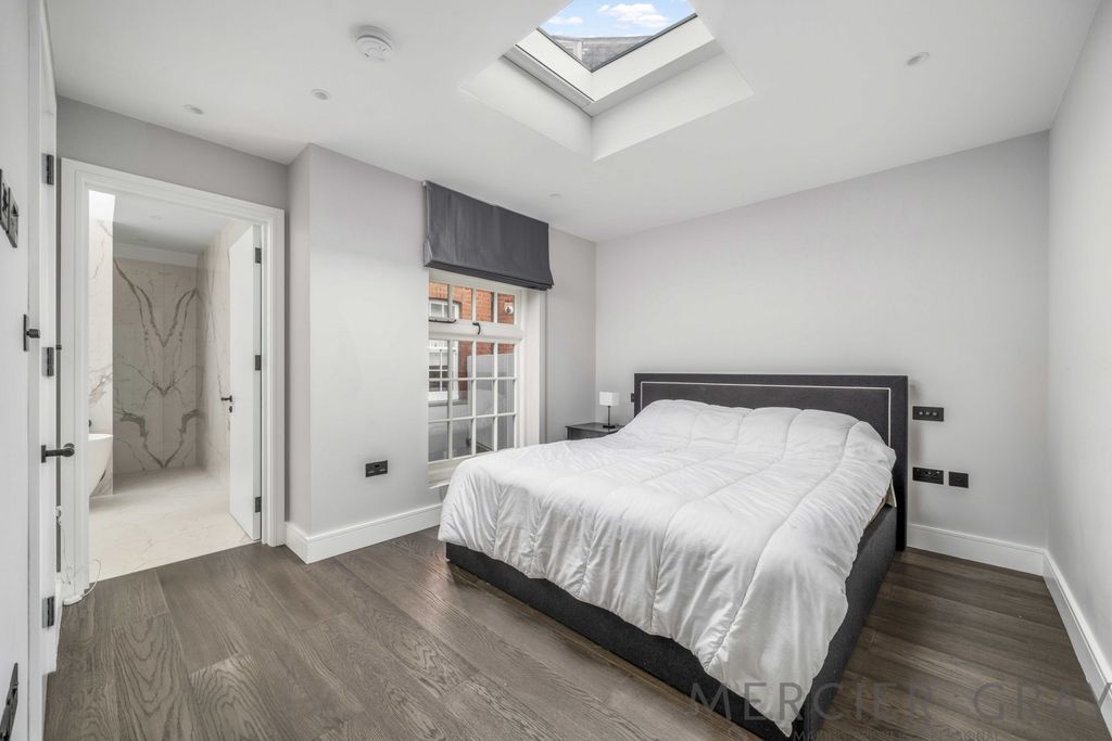 Property photo 3 of 14 Photo 4