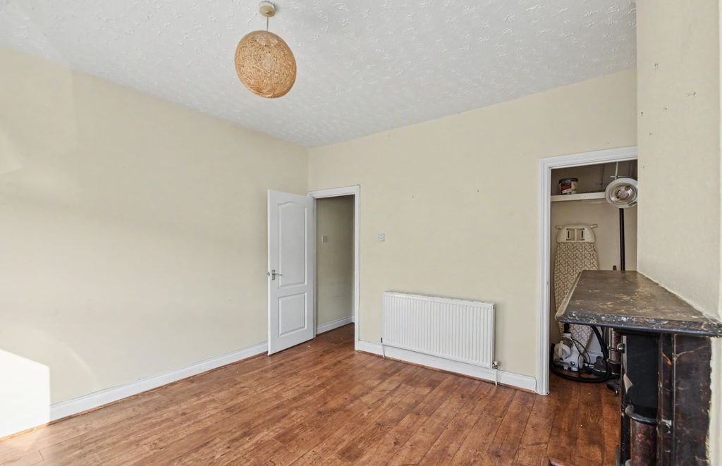 Property photo 3 of 8