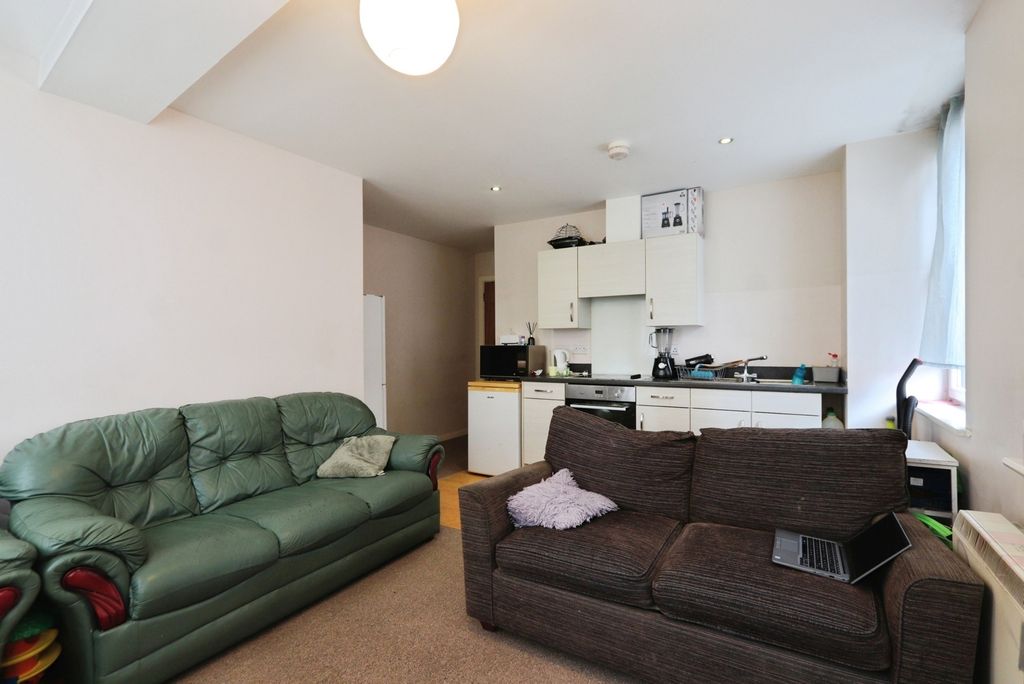 Property photo 2 of 12 Internal