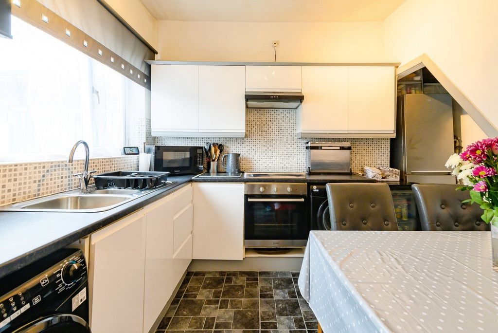 Property photo 3 of 19 Pbox-Img.Jpg