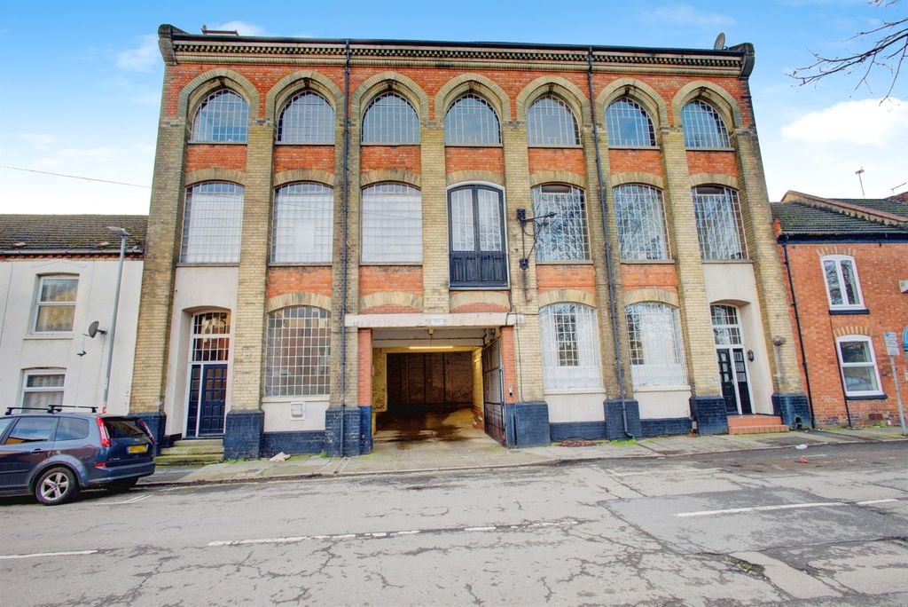 Property photo 1 of 14