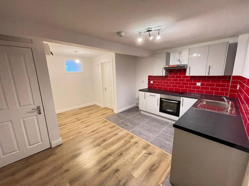 Property photo 3 of 4